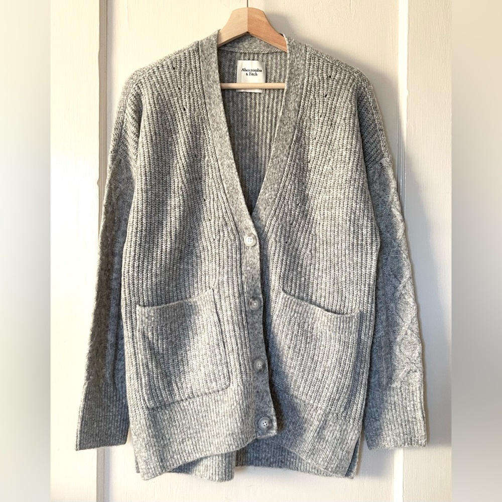 A&F Fuzzy Cable Knit Cardigan Sweater Heather Grey Legging-Friendly XS